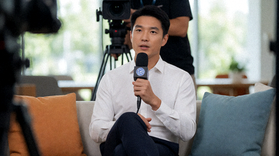 体育新闻资讯报道采访现场画面